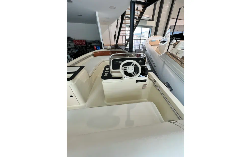 slider 6 Invictus SX 200