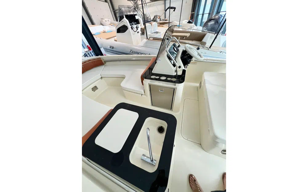 slider 8 Invictus SX 200