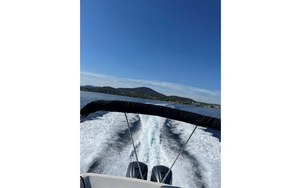 slider 4 Jeanneau CAP CAMARAT 10.5 WA