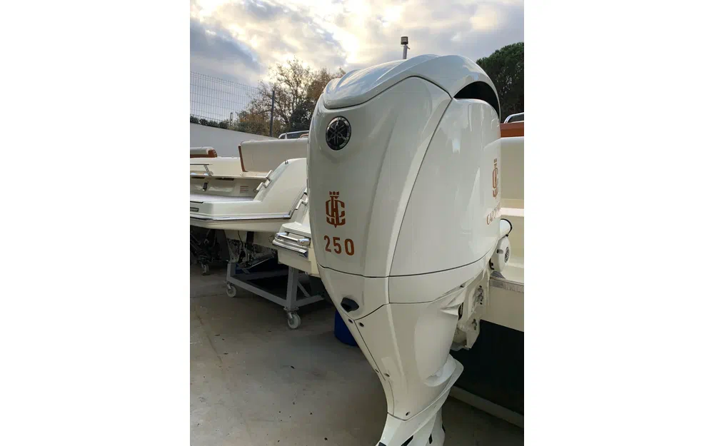 slider 23 Invictus Capoforte CX 240