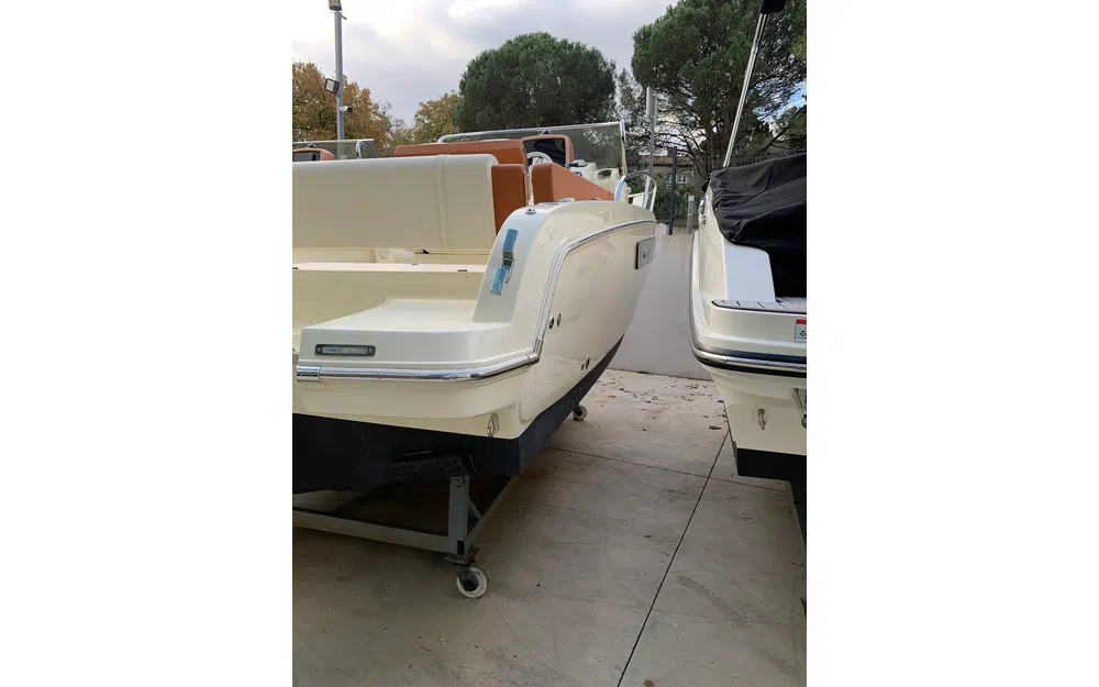 slider 24 Invictus Capoforte CX 240