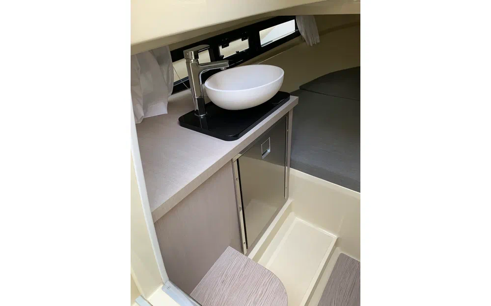 slider 2 Invictus Capoforte CX 240