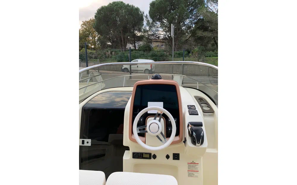 slider 5 Invictus Capoforte CX 240