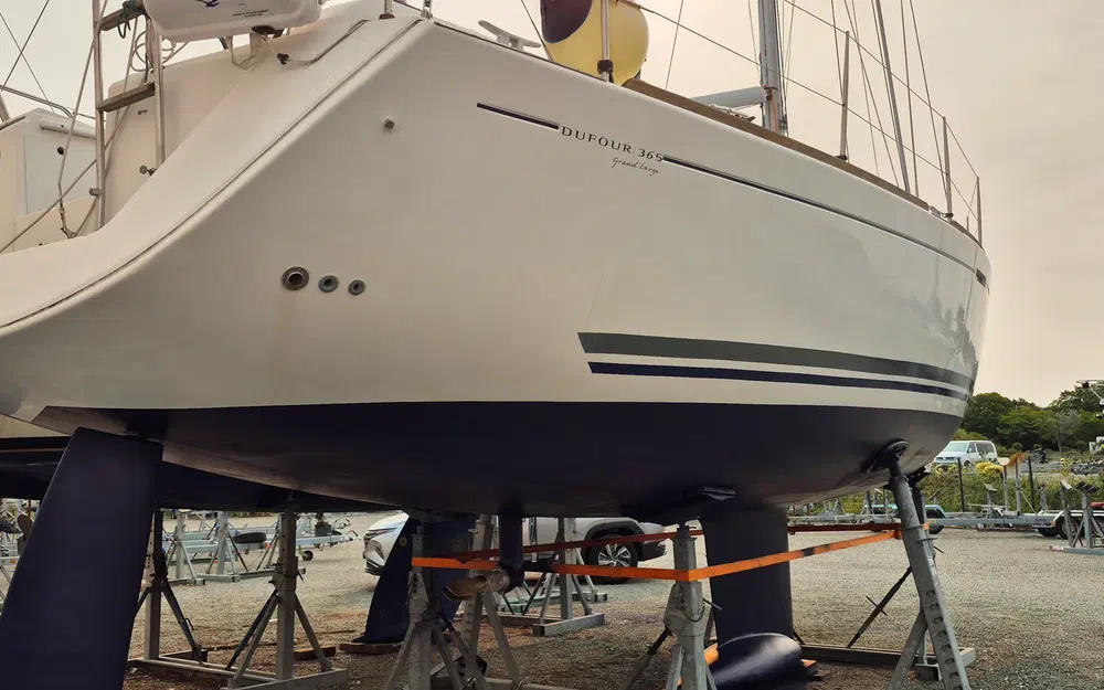 slider 4 Dufour 365 Grand Large