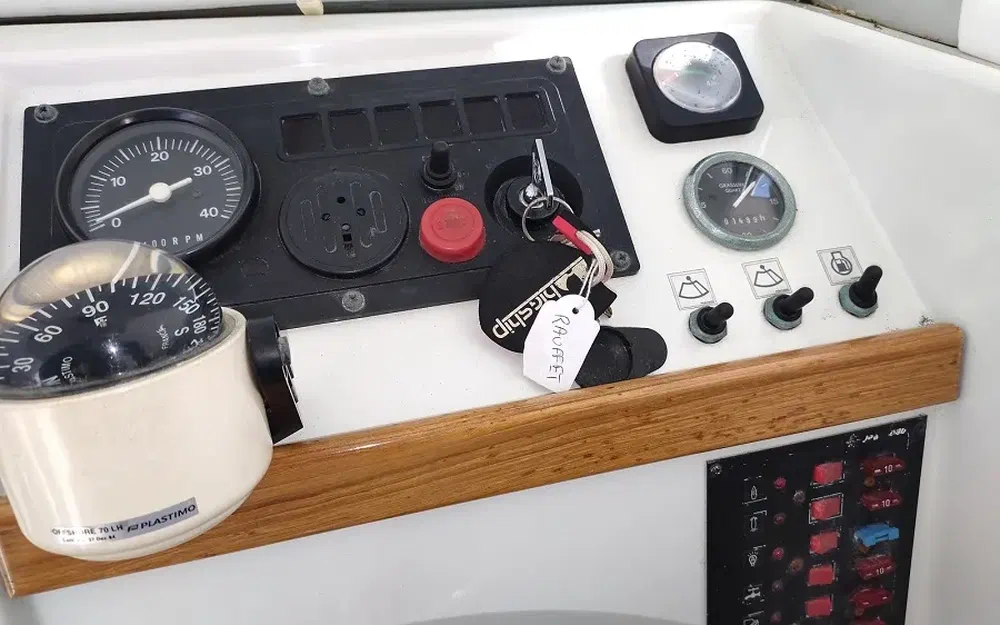 slider 19 Jeanneau Merry Fisher 650