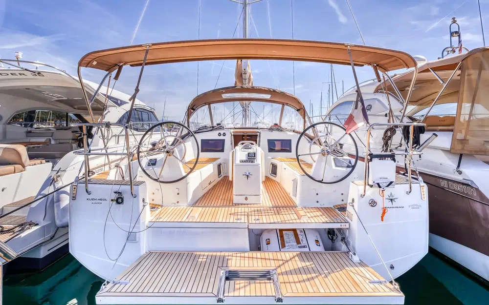 slider 5 Jeanneau Sun Odyssey 410