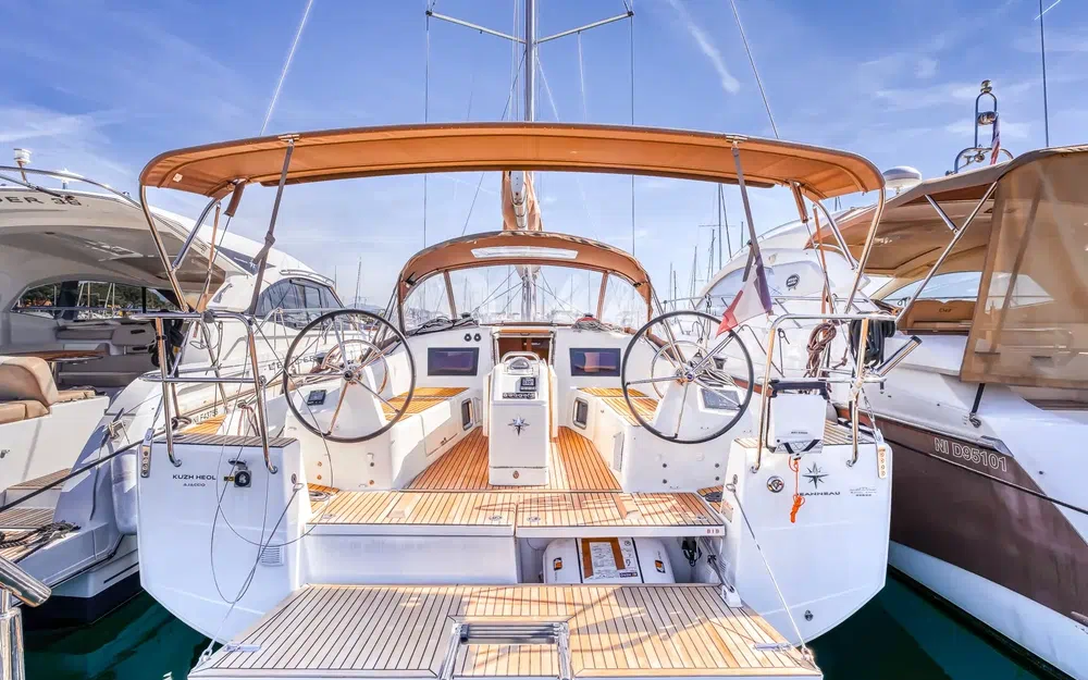 slider 6 Jeanneau Sun Odyssey 410