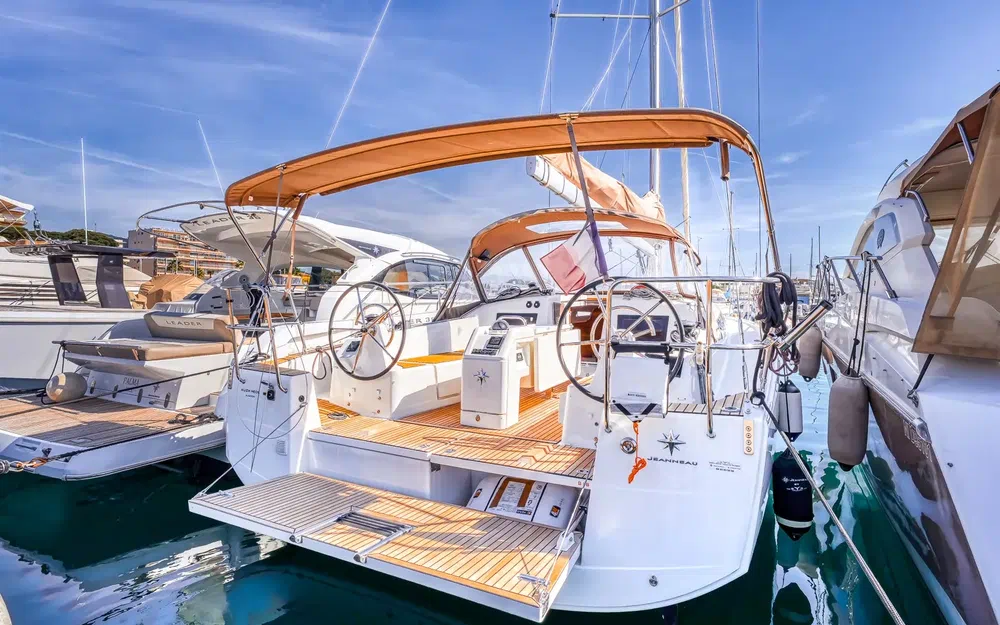 slider 7 Jeanneau Sun Odyssey 410