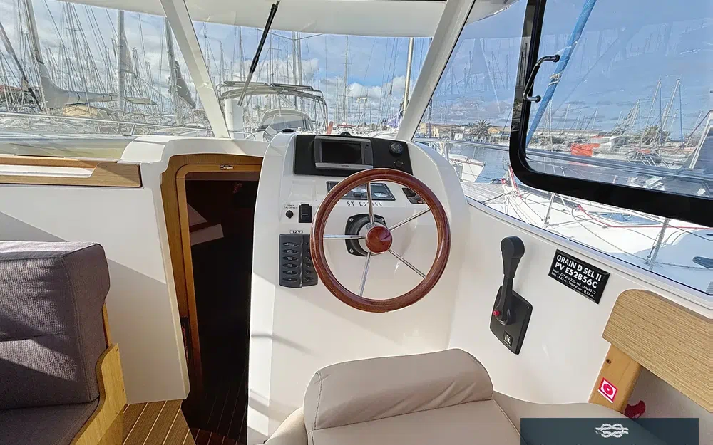 slider 9 Jeanneau Merry Fisher 8