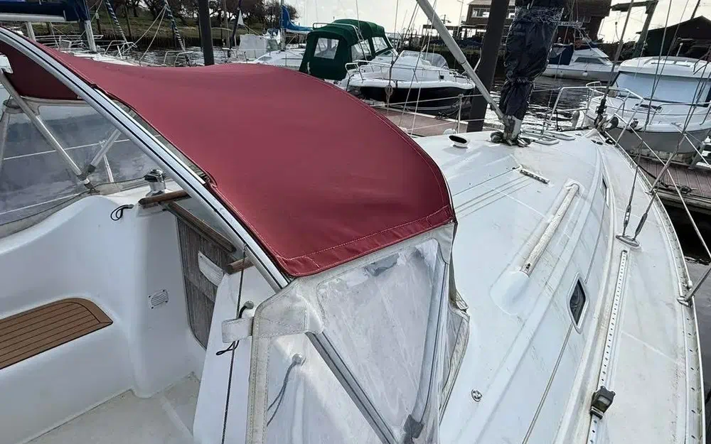 slider 9 Beneteau Oceanis 331 Clipper