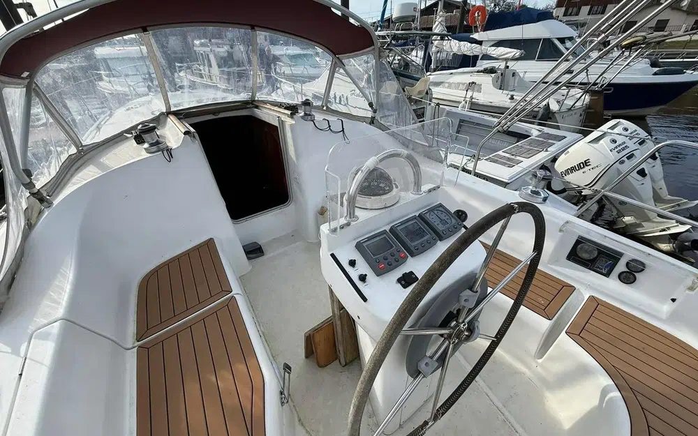 slider 10 Beneteau Oceanis 331 Clipper