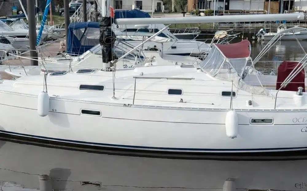 slider 1 Beneteau Oceanis 331 Clipper