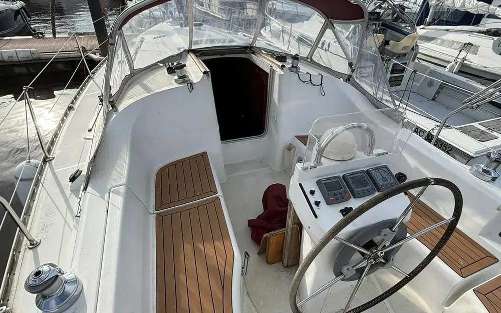 slider 2 Beneteau Oceanis 331 Clipper