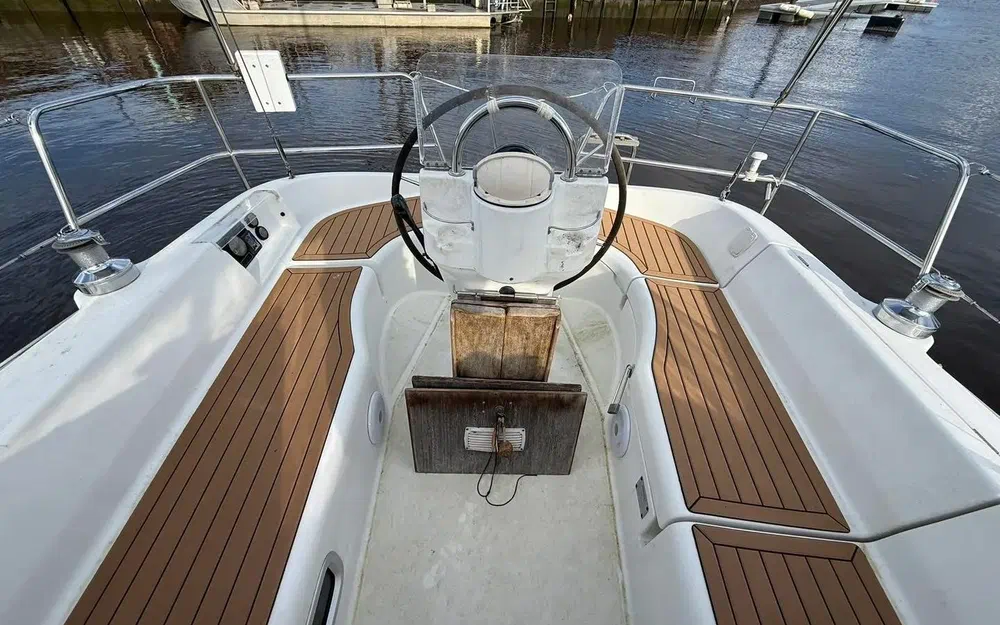 slider 6 Beneteau Oceanis 331 Clipper