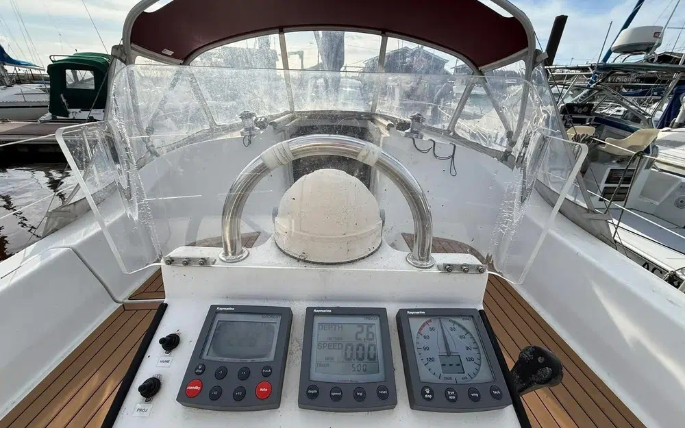slider 7 Beneteau Oceanis 331 Clipper