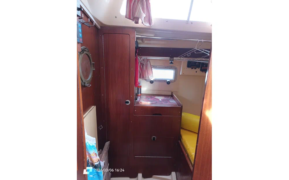 slider 10 Dufour 35 Classic