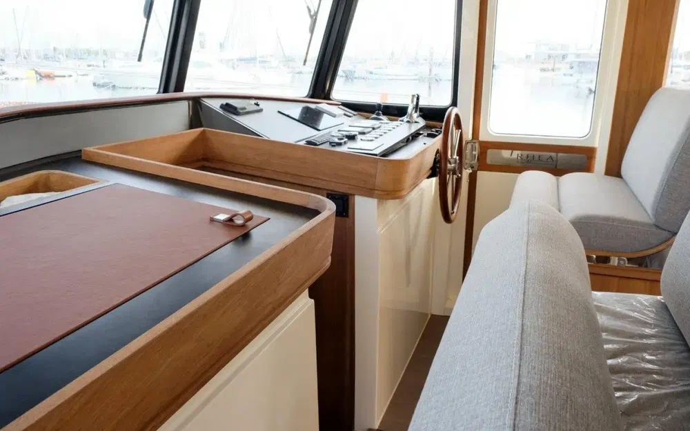 slider 5 Rhea Trawler 34