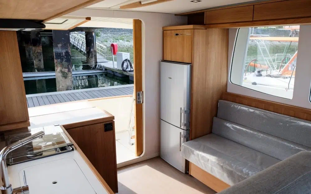 slider 6 Rhea Trawler 34