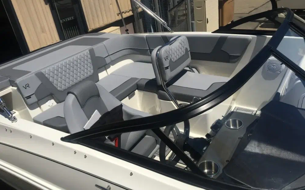 slider 1 Bayliner VR5 OB