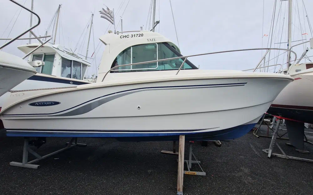 slider 2 Beneteau Antares 650 HB
