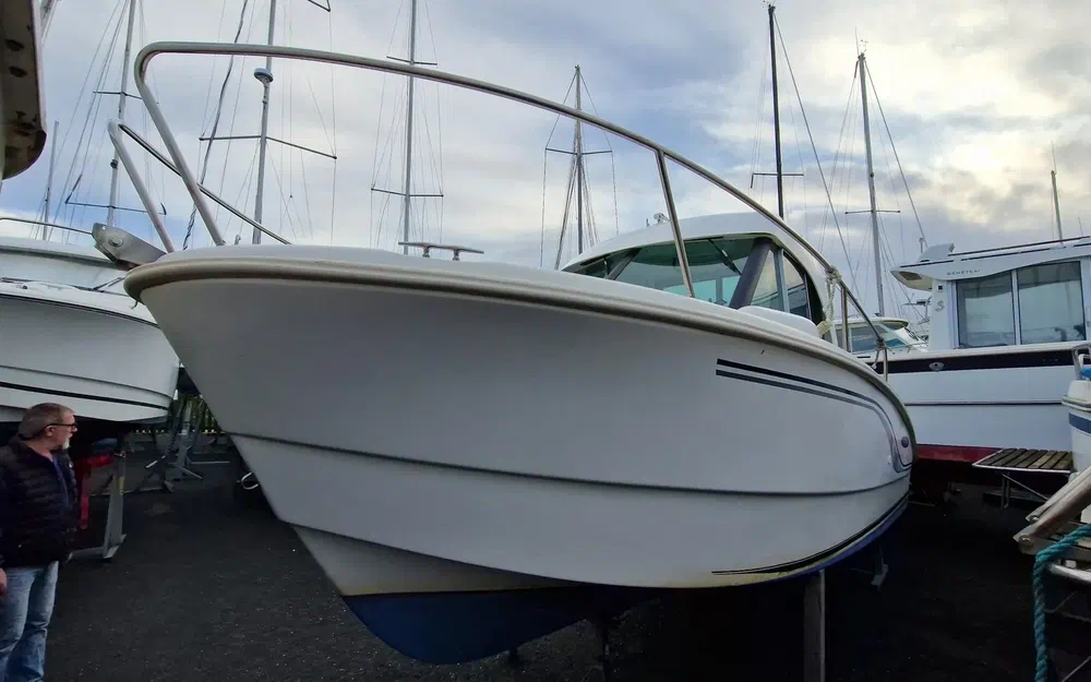 slider 3 Beneteau Antares 650 HB