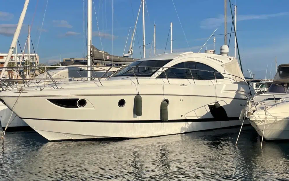 slider 1 Beneteau Gran Turismo 44