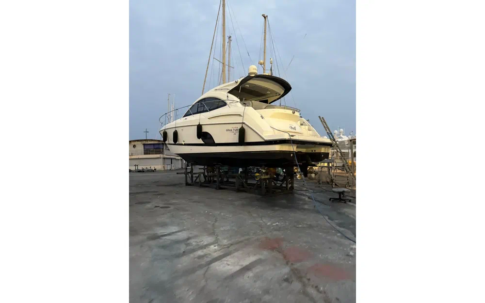 slider 2 Beneteau Gran Turismo 44
