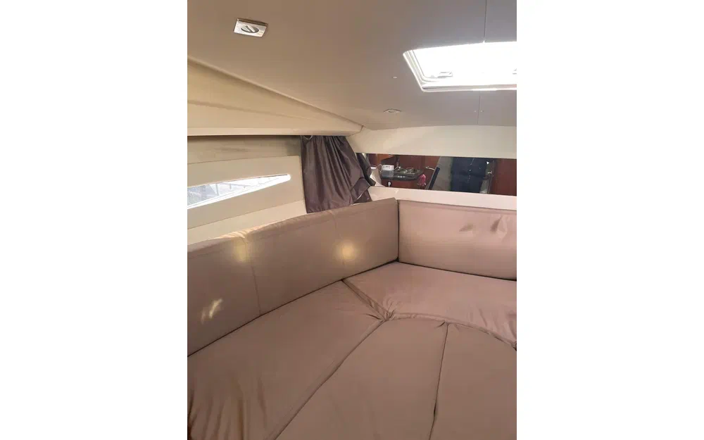 slider 10 Jeanneau Leader 8