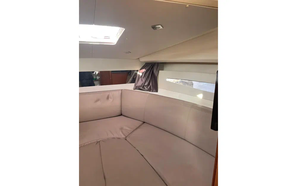 slider 11 Jeanneau Leader 8