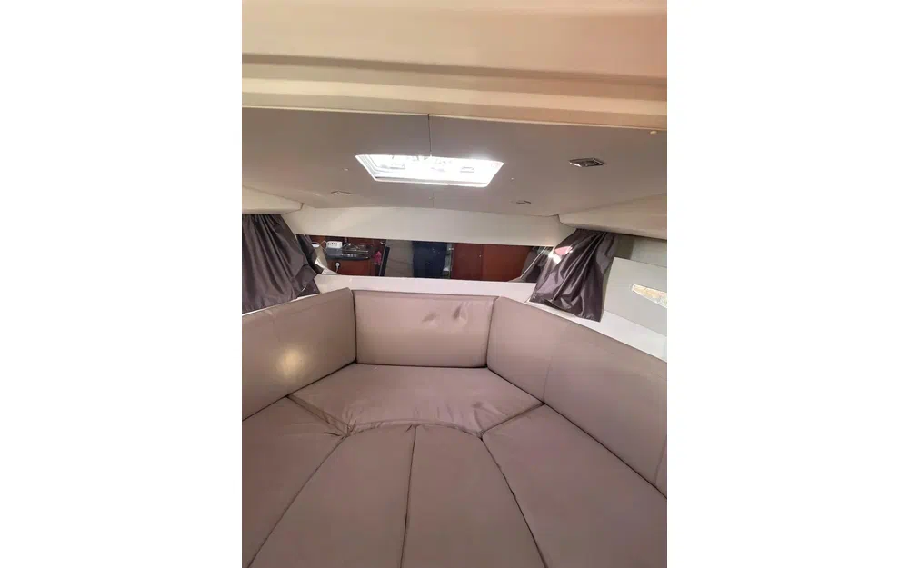 slider 7 Jeanneau Leader 8