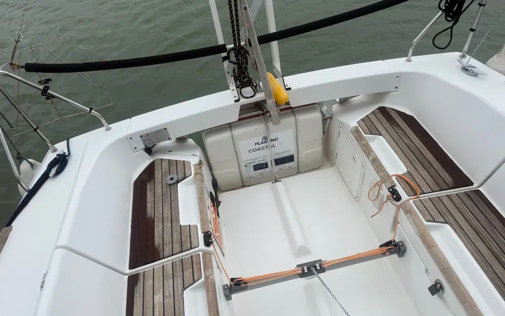 slider 9 Beneteau First 25.7