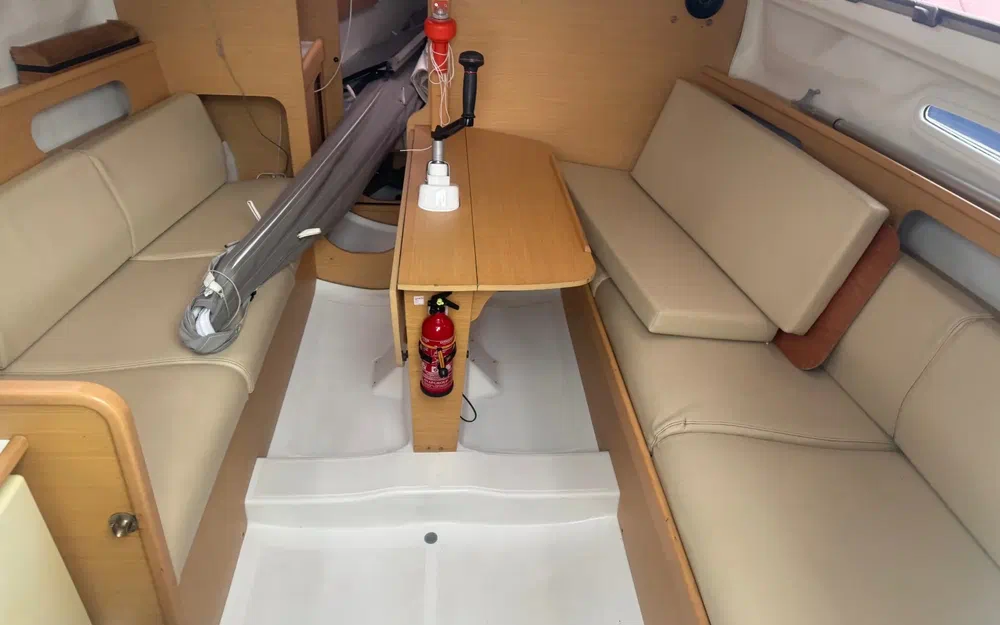 slider 1 Beneteau First 25.7