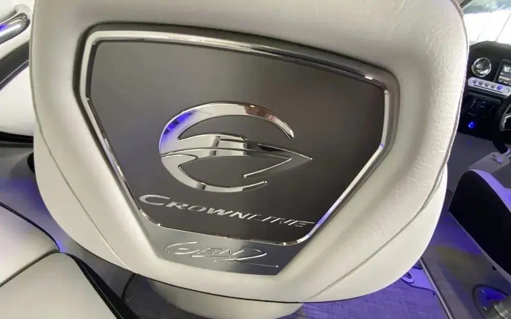 slider 11 Crownline 255 SS