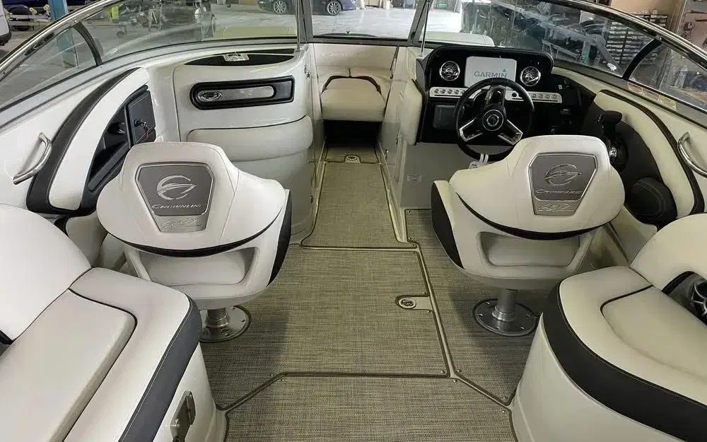 slider 6 Crownline 255 SS