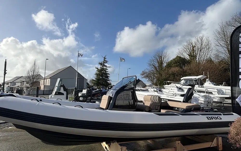 slider 2 Brig EAGLE 6.7 hypalon