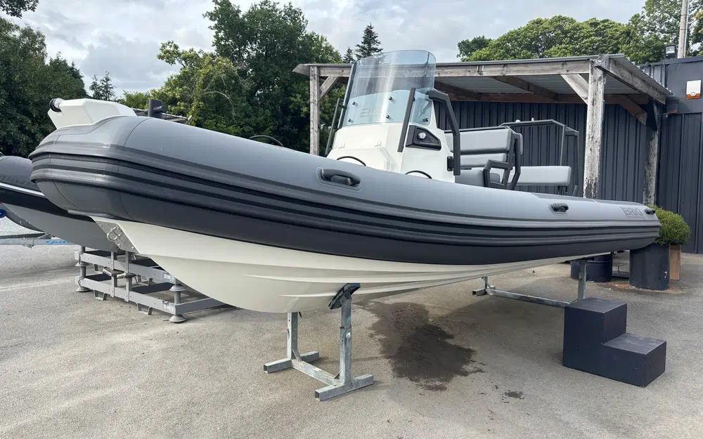 slider 11 Brig Navigator 20