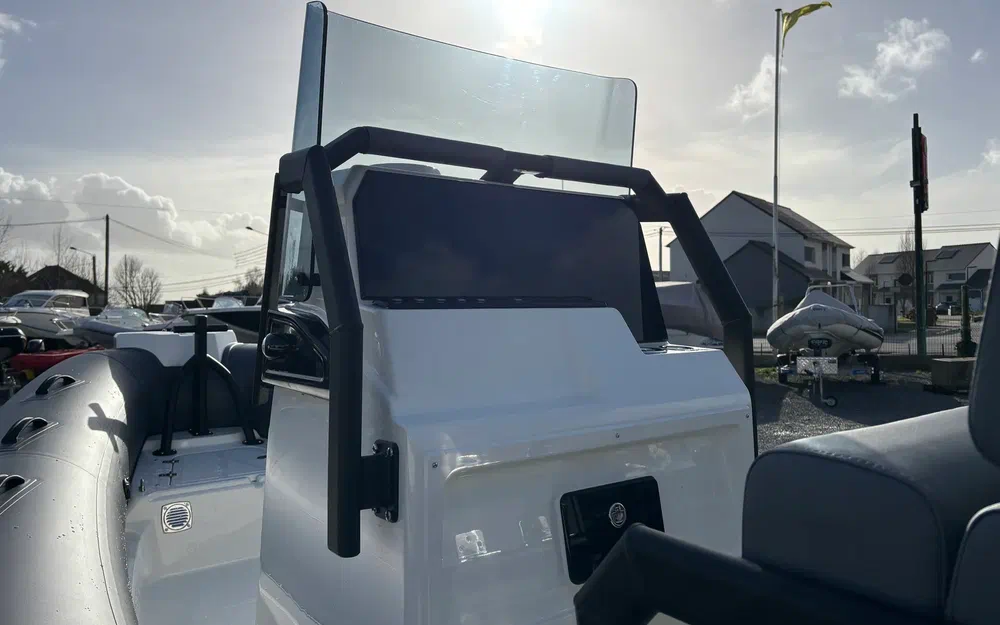 slider 1 Brig Navigator 20