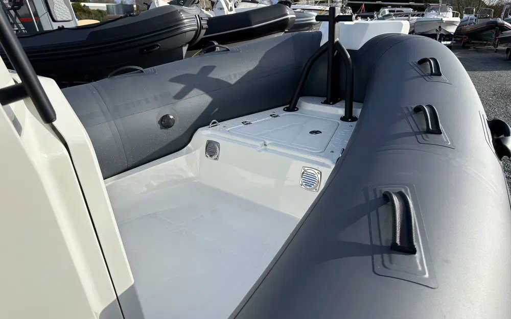 slider 5 Brig Navigator 20