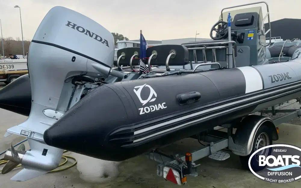 slider 0 Zodiac Pro Open 650