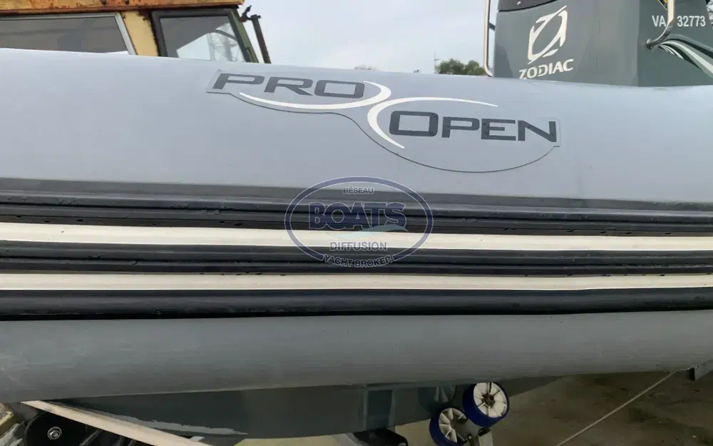 slider 13 Zodiac Pro Open 650