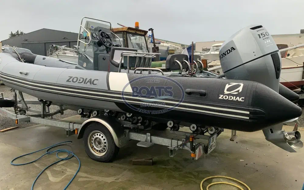 slider 2 Zodiac Pro Open 650