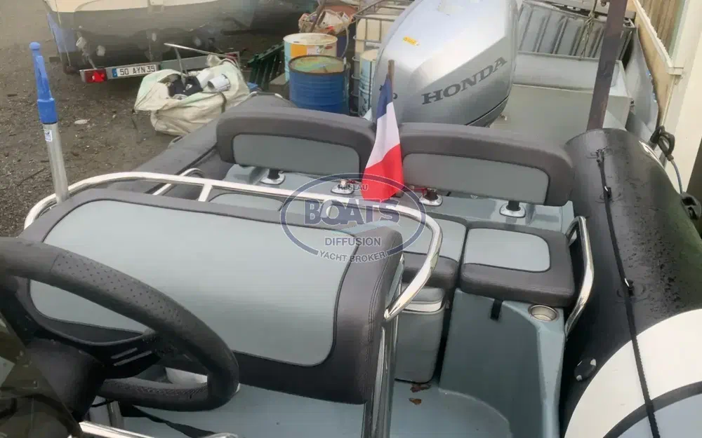 slider 6 Zodiac Pro Open 650