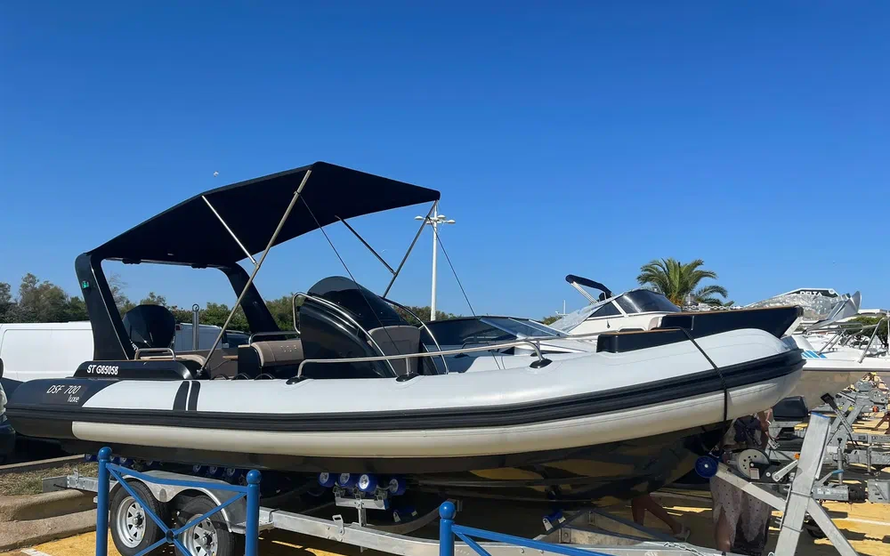 slider 2 Bateau Semi rigide DSF 700