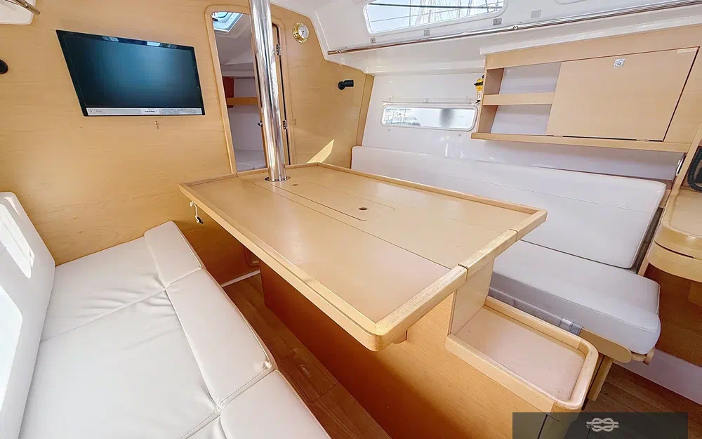 slider 9 Jeanneau Sun Odyssey 319