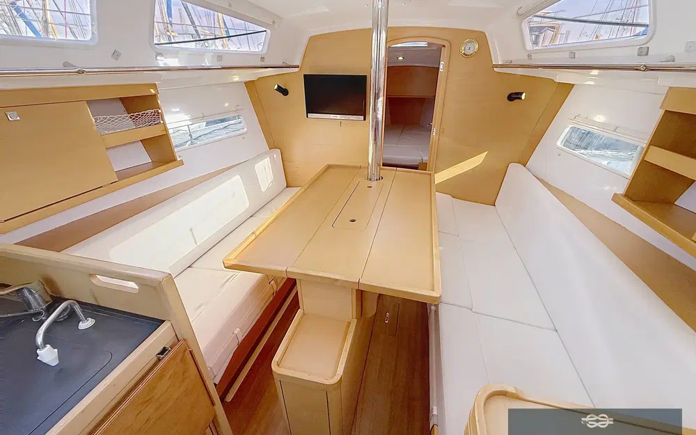 slider 10 Jeanneau Sun Odyssey 319