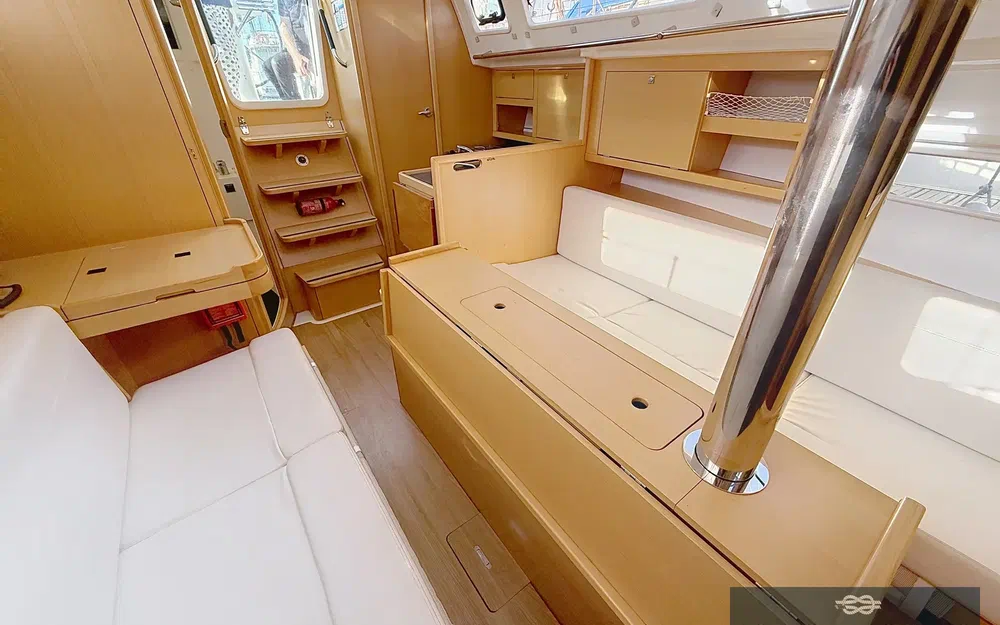 slider 11 Jeanneau Sun Odyssey 319