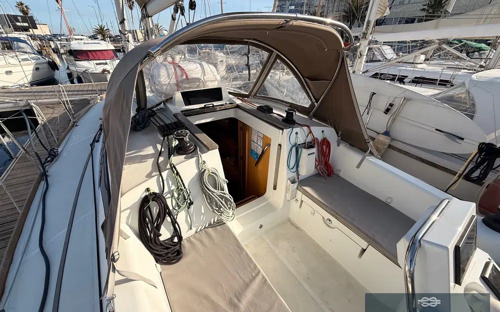 slider 15 Jeanneau Sun Odyssey 319