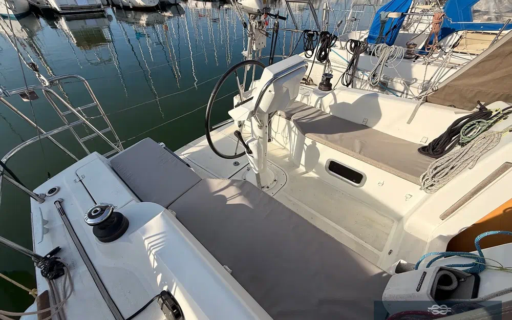 slider 29 Jeanneau Sun Odyssey 319