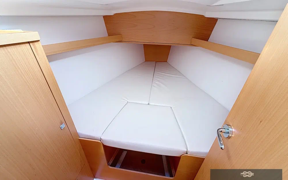 slider 6 Jeanneau Sun Odyssey 319