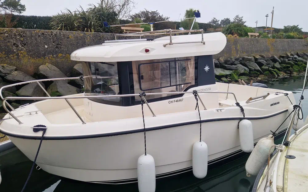 slider 0 Quicksilver Activ 605 Pilothouse